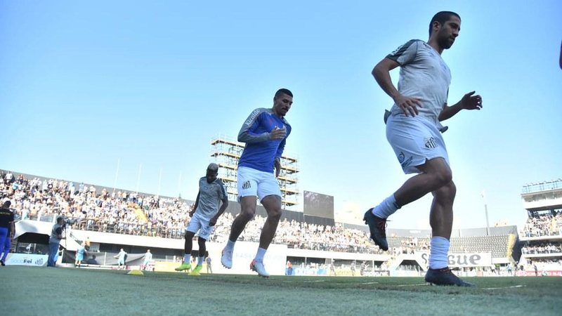 Alison sente desconforto na perna e vira desfalque do Santos para o clássico - Ivan Storti / Santos FC