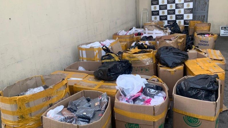 Deic apreende cerca de duas toneladas de produtos falsificados - Reprodução/Policia Civil