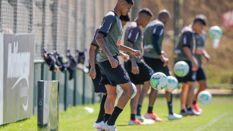 De contrato renovado, Matheus Mendes fala sobre semifinal do Galo - Agência Galo / Atlético Mineiro
