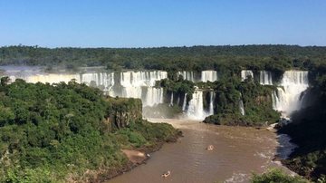 Meio Ambiente abre edital para concessão do Parque Nacional do Iguaçu - © Fabíola Sinimbú/Agência Brasil