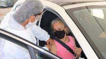 Santos retoma vacinação nesta quarta-feira (14) com prioridade para 2ª dose - Marcelo Martins