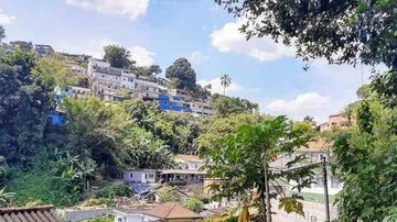 Morro Fontana, em Santos Chuva causa deslizamento no Morro Fontana, em Santos (SP) - Imagem:  Reprodução / Redes Sociais / Paula Cíntia Gonçalves