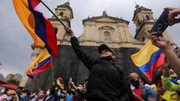 Mortes em protestos aumentam e Colômbia espera nova onda de covid-19 - © REUTERS/Luisa Gonzalez/Direitos Reservados