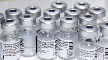 Covid-19: Pfizer testa vacina pneumocócica junto com dose de reforço - © Reuters/Carlos Osorio/Direitos Reservados
