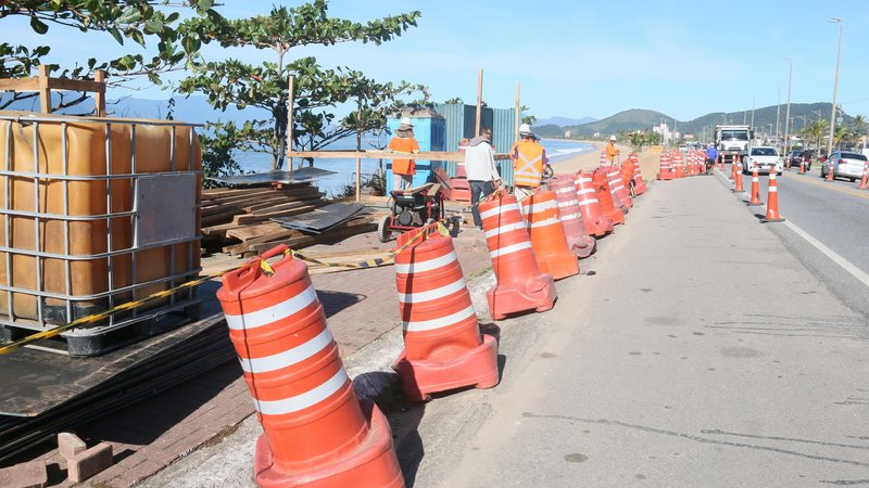 Obras na orla do Massaguaçú em Caraguatatuba (SP) - Foto: Prefeitura de Caraguatatuba