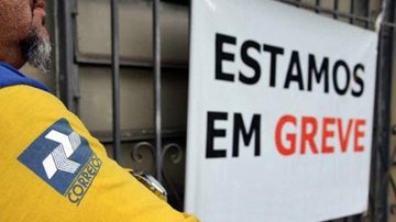 Funcionários do posto dos Correios da Avenida Rio Grande do Sul, na região central de Ubatuba (SP), estão em greve - Foto: Divulgação/Correios