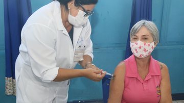 Vacinação acontece na secretaria de Educação, na Av. Rio de Janeiro, 860, nesta terça-feira (11), das 11h às 14h - Foto: Luís Gava/PMC