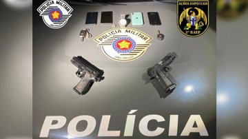 PM detém quatro homens com armamento falsificado e recupera pertences de vítimas - Foto: Polícia Militar