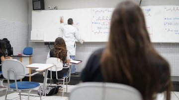 Quatro em dez alunos pensaram em parar os estudos devido à pandemia - © Studio Formatura/Galois