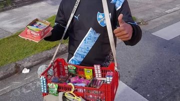 Imagem Mulher debocha e diz que jovem não terá futuro promissor como ambulante, em Santos (SP)