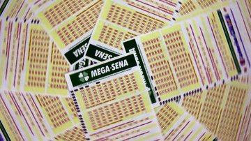 Mega-Sena sorteia nesta quarta-feira prêmio estimado em R$ 12 milhões - © Marcello Casal JrAgência Brasil