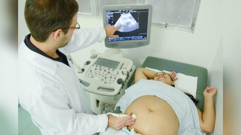 Gestantes enfrentam dificuldades também para obter dispensa do trabalho, o que aumenta o risco de infecção - Reprodução/ Prefeitura de Bertioga