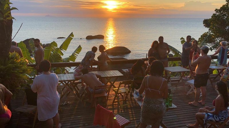 Pôr do sol no restaurante Nova Iorque - Foto: Secretaria de Turismo de Ilhabela