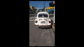 Caminhoneiro contava com o dinheiro da venda do fusquinha para pagar pensão dos filhos, mas foi furtado antes Pai coloca fusquinha à venda para pagar pensão e carro some em Ubatuba (SP) - Imagem: Acervo Pessoal / Marcos Ikeda