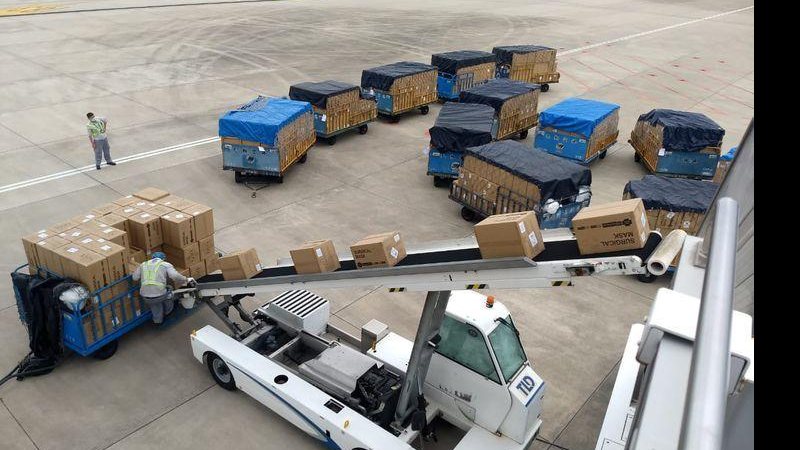 Imagem Voo com carga de máscaras para enfrentamento à covid-19 chega ao Brasil