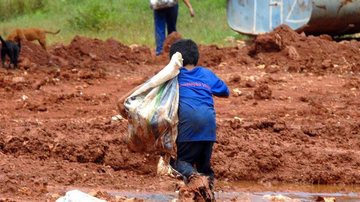 Trabalho infantil no mundo aumenta pela primeira vez em 20 anos - © Marcello Casal/Agência Brasil