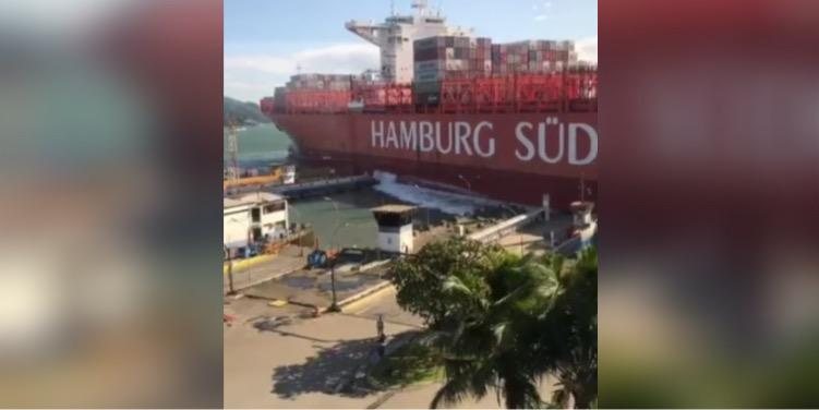 Travessia Santos-Guarujá (SP) é paralisada após atracadouro ser atingido por navio | Vídeo - Reprodução internet