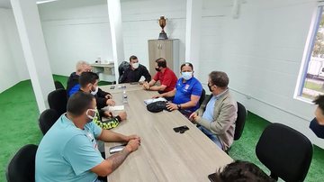 Reunião sobre o retorno do futebol Guarujá estuda possibilidade para retorno do futebol de várzea - Divulgação/Prefeitura de Guarujá