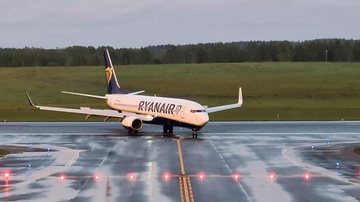 Avião da Ryanair é obrigado a aterrissar em Berlim - © REUTERS/Andrius Sytas/Direitos reservados