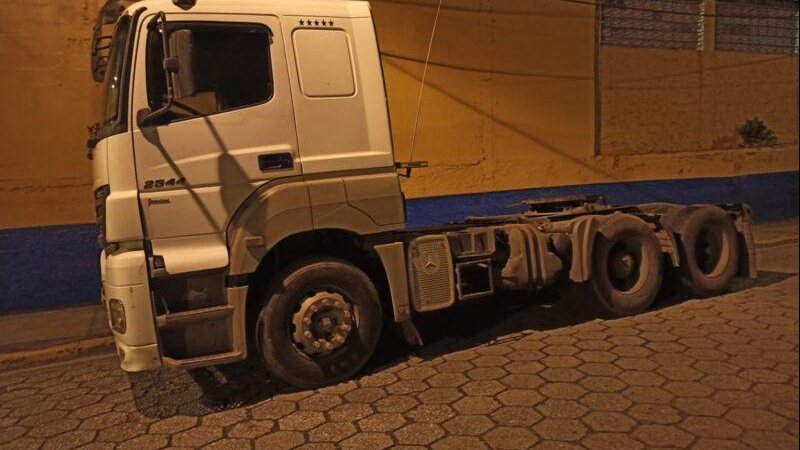 Caminhão foi recuperado - Divulgação;PMG