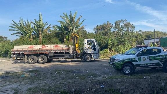 Prefeitura instalou barreiras na quinta-feira (15) Prefeitura de Praia de Grande esclarece 'isolamento' na comunidade Nova Mirim - Prefeitura de Praia Grande