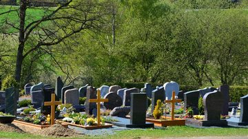 Cemitério/Imagens Ilustrativba - Imagem de congerdesign por Pixabay