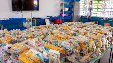 Kits de alimentação São Sebastião começa a distribuir kits de alimentação para alunos da rede municipal - Divulgação/Prefeitura de São Sebastião