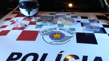 Drogas e objetos apreendidos pela PM em Ubatuba, SP - Foto: Polícia Militar