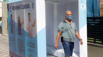 Cabines sanitárias da Neobrax foram instaladas em São São Sebastião. Prefeitura de Ilhabela pagará R$ 1,5 milhão no aluguel de sete equipamentos - Divulgação/PMSS