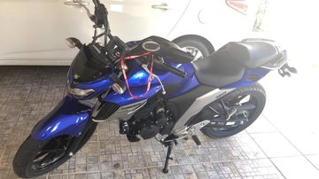 Criminosos habilidosos levaram um minuto para furtar veículo na Ponta da Praia Namorada faz apelo para localizar moto furtada em 1 minuto, em Santos - Reprodução/Facebook
