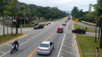 Rio-Santos registra tráfego intenso em véspera de feriado - Imagem: DER SP
