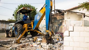 Prédio municipal demolido Prefeitura de São Vicente derruba prédio após diversas reclamações de moradores - Divulgação/Prefeitura de São Vicente