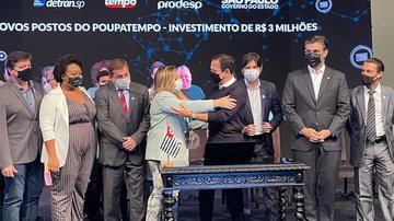 Prefeita Flávia Pascoal e o governador João Dória - Foto: Divulgação Facebook | Flávia Páscoal