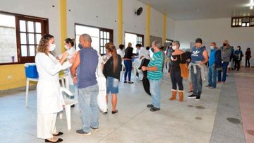 Vacinação contra a covid-19 Ubatuba inicia vacinação contra a covid em pessoas acima de 37 anos - Divulgação/Prefeitura de Ubatuba