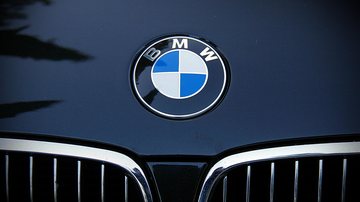 BMW - Imagem de Adrian Maur por Pixabay
