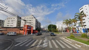 Dupla é presa em flagrante ao assaltar a farmácia de Guarujá (SP) - Imagem: Reprodução Google/Street View
