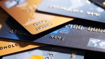 Um boletim de ocorrência foi realizado para as devidas providências Idosa tem cartões trocados e perde R$2.399,99 com transação desconhecida Cartões de banco - Divulgação