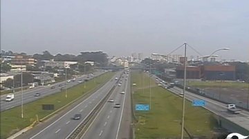 Km 13 da via Anchieta, no trecho de Ribeirão dos Couros Lentidão na chegada à capital na via Anchieta As pistas da via Anchieta, no trecho de Ribeirão dos Couros, no km 13. Tráfego intenso de veículos - Ecovias