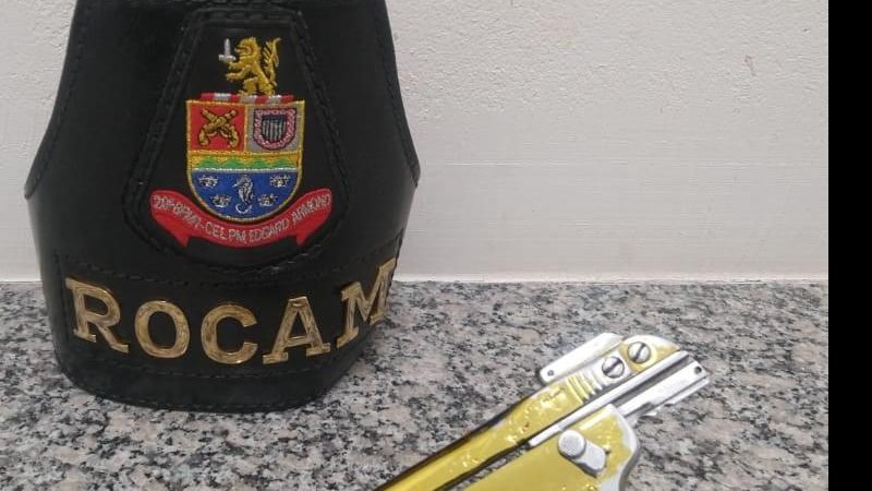 Arma apreendida pelos policiais Homem é preso por porte ilegal de armas em Caraguatatuba (SP) - Foto: 20º BPMI