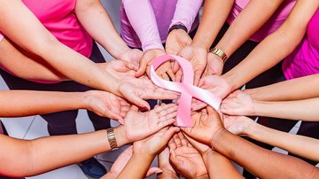 Outubro rosa Impactos psicológicos em mulheres após descobrirem um câncer de mama Outubro rosa/câncer de mama - Divulgação/OPTIMA