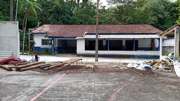 Prédio da Escola Municipal José Libório apresenta sinais de abandono Morador denuncia escola abandonada em Ubatuba (SP) - Foto: Divulgação