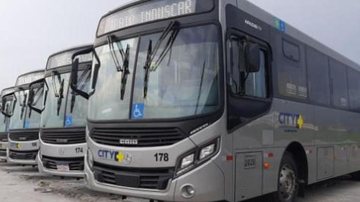 Passagem de ônibus deve seguir em R$ 4,50 Bertioga marca reunião para análise de propostas de licitação de ônibus Frota de ônibus de Bertioga - Divulgação/Otávio Costa