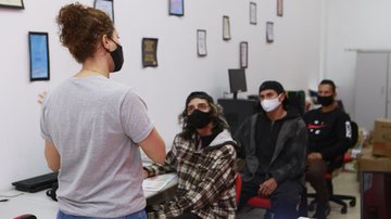 Vagas para curso de capacitação de micro empreendedores Guarujá disponibiliza curso para capacitação de micro empreendedores Curso de capacitação de micro empreendedores - Divulgação/Helder Lima