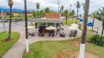 Quiosques 1 e 3 já foram inaugurados Bertioga inaugura quiosques da nova orla Quiosque da orla do Rio da Praia - Divulgação/Prefeitura de Bertioga