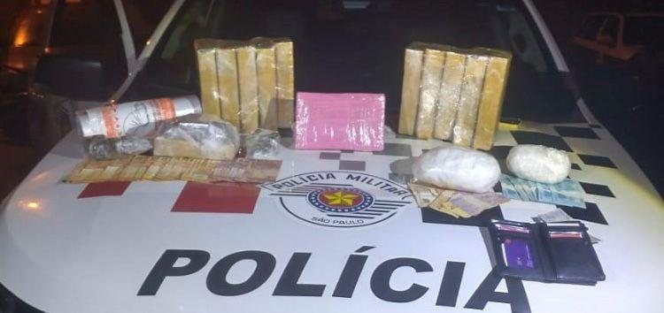 Drogas apreendidas pelos policiais em Ubatuba (SP) Casal é preso com quase 13kg de drogas em Ubatuba (SP) - Foto: Vigésimo BPMI