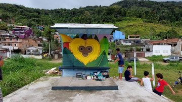 Ponto de ônibus se transforma em Ubatuba (SP) - Foto: Tiano Mendes