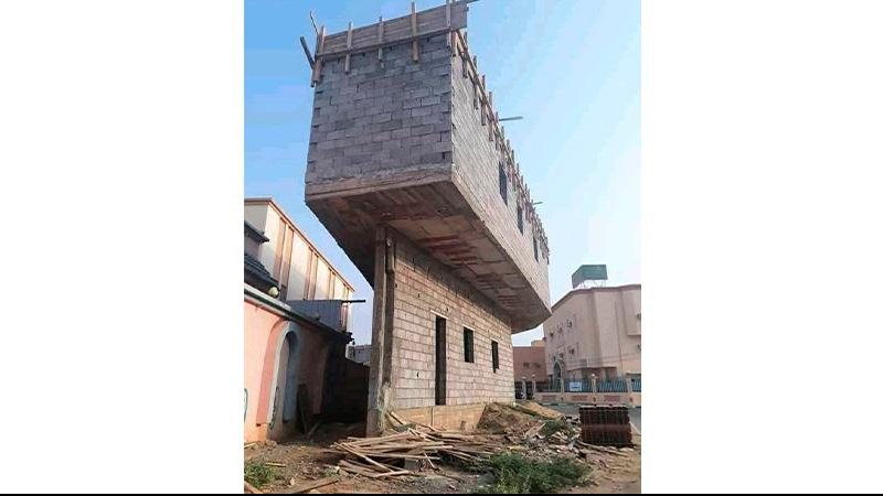 Informalidade impera nas construções brasileiras Casas que desafiam a gravidade: por que não desabam? - Imagem: Reprodução Internet