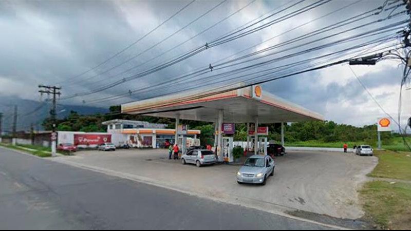 Motorista abastece carro de luxo no posto Shell e foge de sem pagar, em Bertioga - Foto: Google Street View