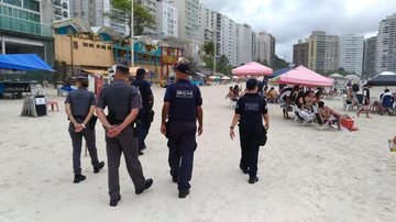 Operação começa na sexta (29) e vai até terça-feira (2) Prefeitura de Guarujá realiza Operação Finados para reforçar segurança no feriado Guarda Civil Municipal de Guarujá em fiscalização na praia - Divulgação/Prefeitura de Guarujá