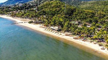 Praia do Perequê, em Ilhabela (SP) Ilhabela (SP) poderá ter aumento em faixa de areia na praia do Perequê semelhante a Balneário Camboriú (SC) imagem aérea da praia do pereque - Foto: Portal Ilhabela.com